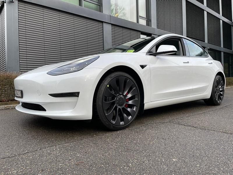 Neu Tesla Model 3 Performance 377 kW (513 PS) 2025 Limousine