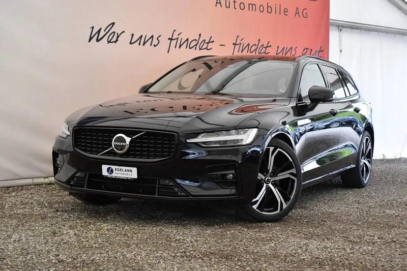 Gebraucht Volvo V60 Plus 211 PS (155 kW) 2025 Schwarz Kombi