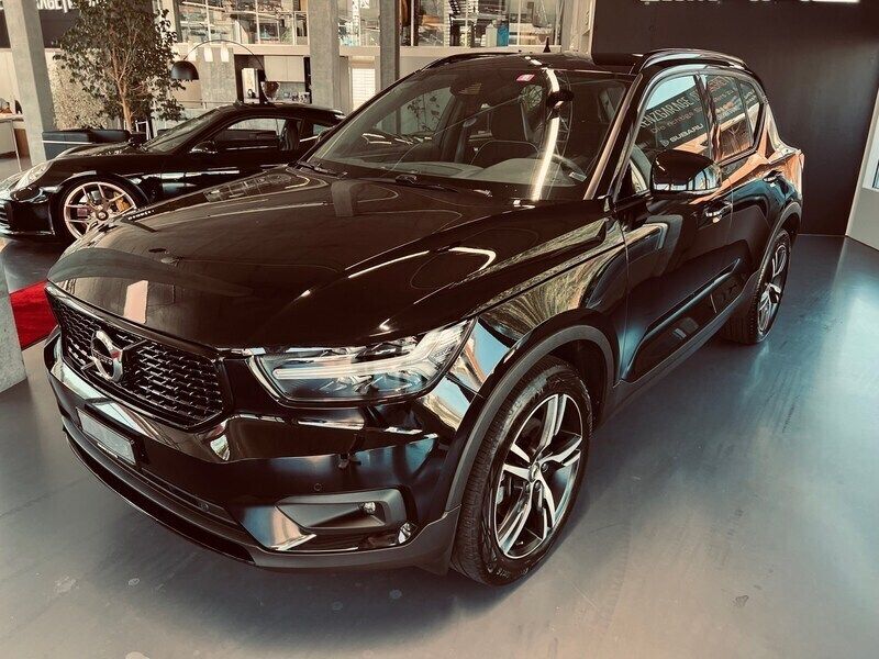 Schwarz Gebraucht 2019 Volvo XC40 R-Design SUV | CHF 31’900 (Teuer) - Bild 1/4
