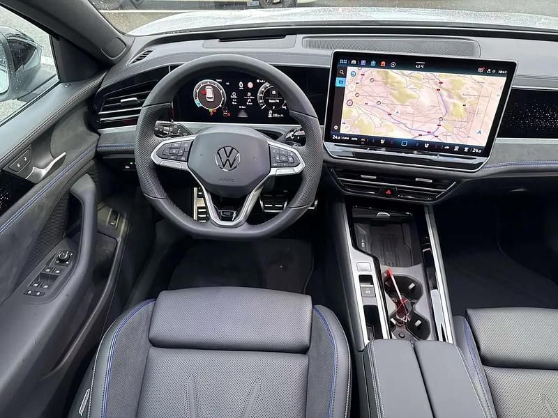 Neu VW Passat R-line 266 PS (195 kW) 2025 Weiss Kombi
