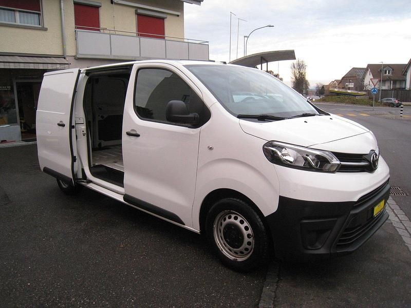 Gebraucht Toyota Proace Terra 95 PS (69 kW) 2019 Van / Kleinbus