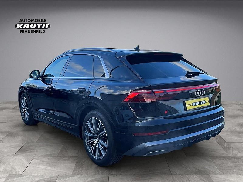 Gebraucht Audi Q8 Ambiente 286 PS (210 kW) 2025 SUV