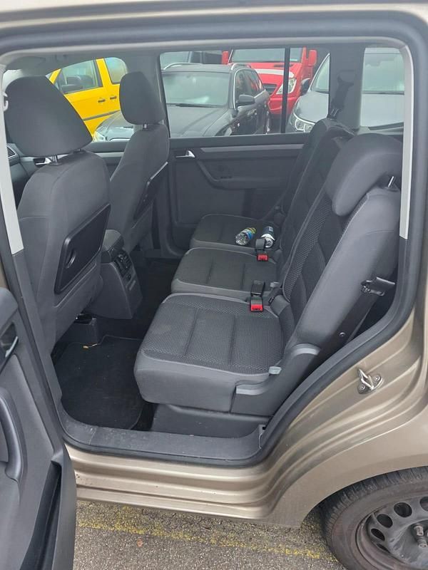 Gebraucht VW Touran Comfortline 140 PS (102 kW) 2012 Van / Kleinbus