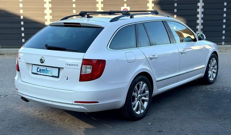 Gebraucht Skoda Superb Ambition 140 PS (102 kW) 2012 Kombi