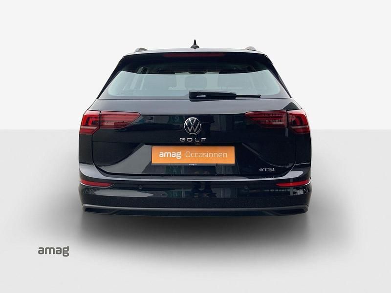 Gebraucht VW Golf VIII Life 150 PS (110 kW) 2025 Grenadill black metallic Kombi