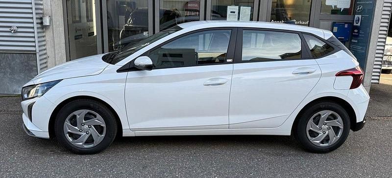 Neu Hyundai i20 100 PS (73 kW) 2025 Limousine