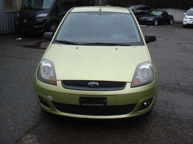 Gebraucht Ford Fiesta Trend 80 PS (58 kW) 2006 Kleinwagen