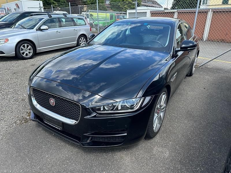 Gebraucht 2017 Jaguar XE R-Sport Limousine | CHF 5’300 - Bild 1/4