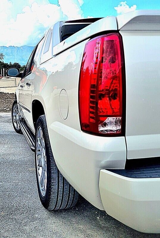 Gebraucht Cadillac Escalade 409 PS (300 kW) 2008 SUV