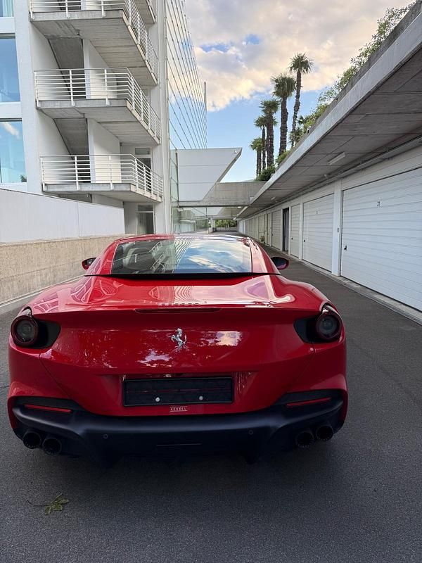 Gebraucht Ferrari Portofino 620 PS (456 kW) 2022 Cabrio