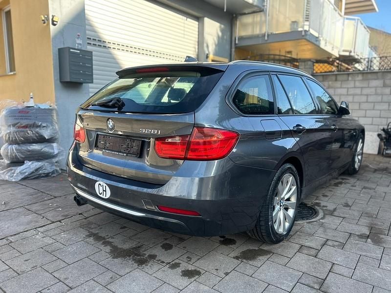 Gebraucht BMW 328 245 PS (180 kW) 2013 Kombi