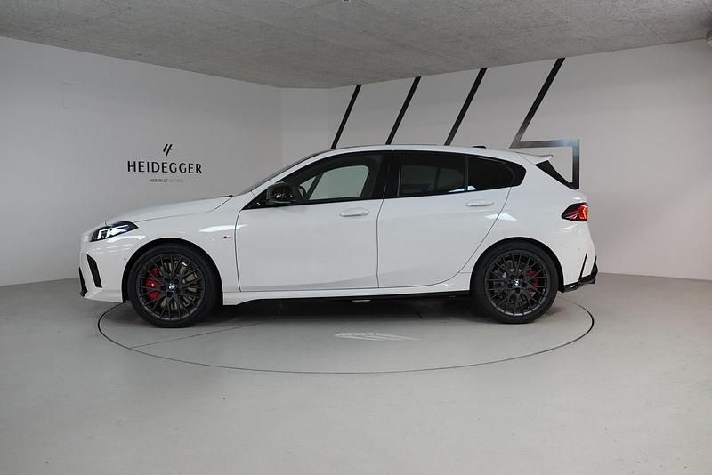 Neu BMW M135 Performance 300 PS (220 kW) 2025 Weiss Kleinwagen