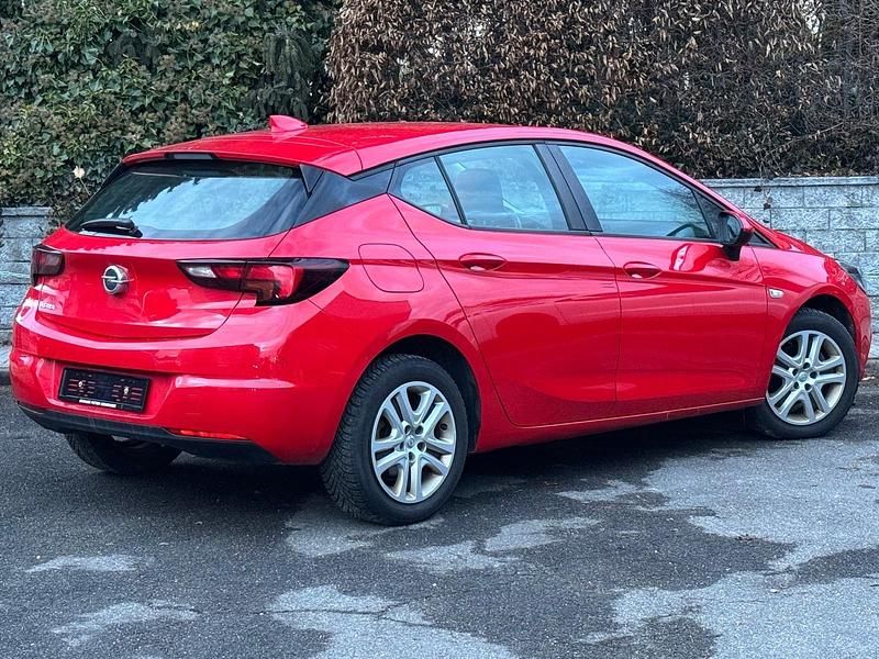 Gebraucht Opel Astra Enjoy 105 PS (77 kW) 2017