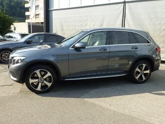 Gebraucht Mercedes GLC350 211 PS (155 kW) 2018 Grau Kombi