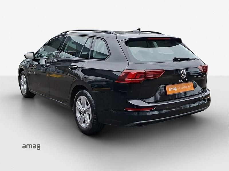 Gebraucht VW Golf VIII Life 150 PS (110 kW) 2025 Grenadill black metallic Kombi