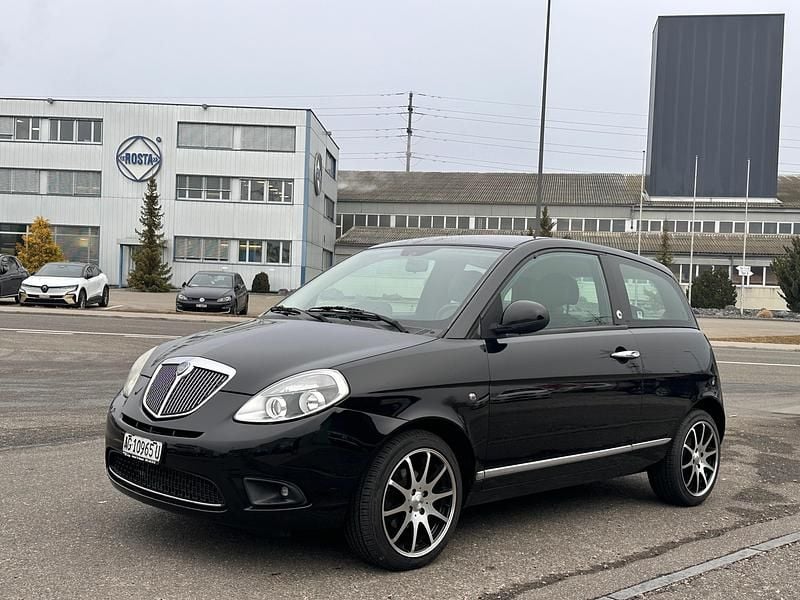 Gebraucht Lancia Ypsilon 69 PS (50 kW) 2011 Kleinwagen