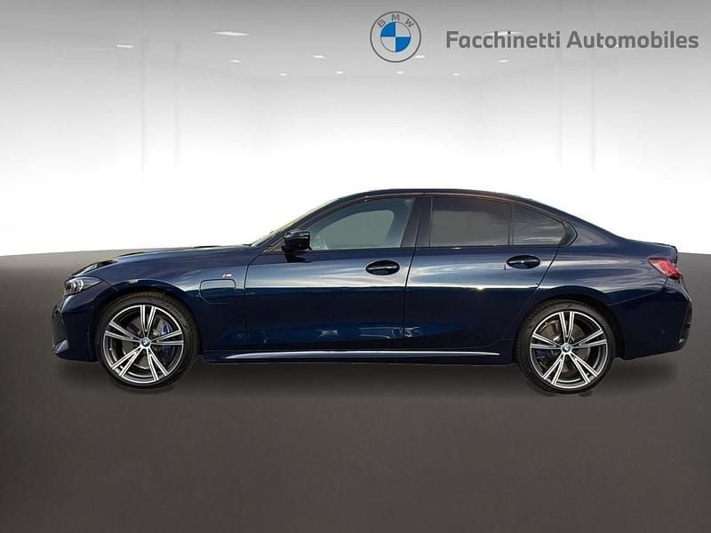 Gebraucht BMW 330e M Sport 292 PS (214 kW) 2025 Blau Limousine