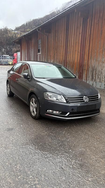 Gebraucht VW Passat Highline 140 PS (102 kW) 2011