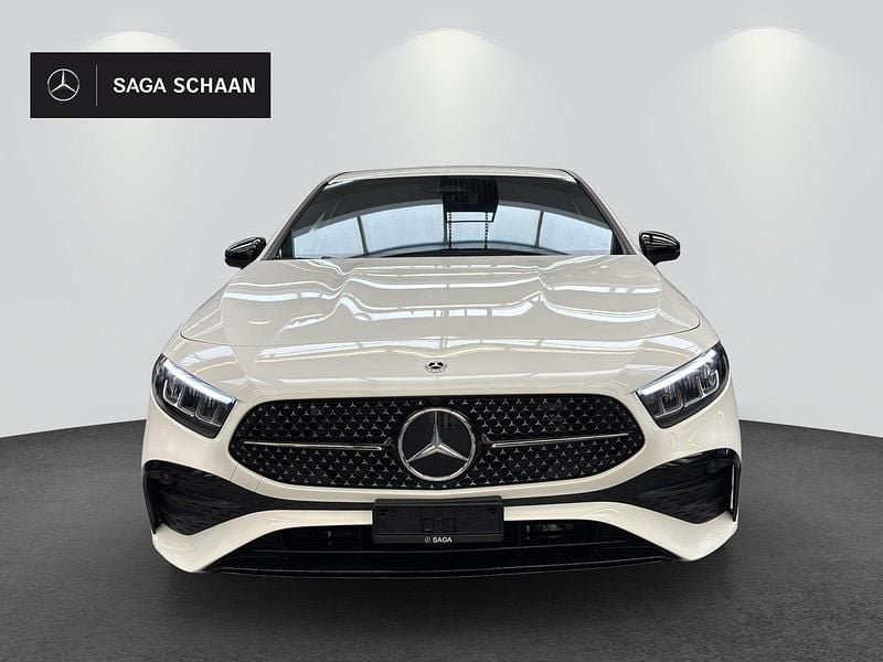 Neu Mercedes A200 163 PS (119 kW) 2025 Limousine
