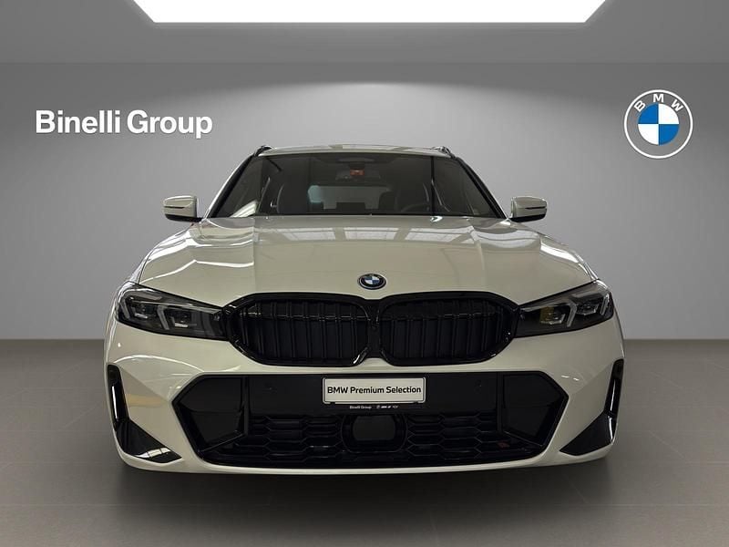 Gebraucht BMW 330e 292 PS (214 kW) 2025 Kombi