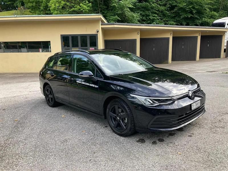 Gebraucht VW Golf VIII Life 110 PS (80 kW) 2025 Schwarz Kombi