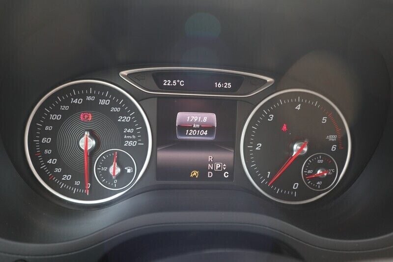 Gebraucht Mercedes B180 Urban 109 PS (80 kW) 2015 Van / Kleinbus