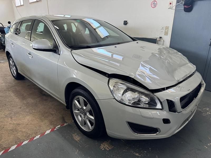 Gebraucht 2013 Volvo V60 Summum Kombi | CHF 1’600 - Bild 1/4