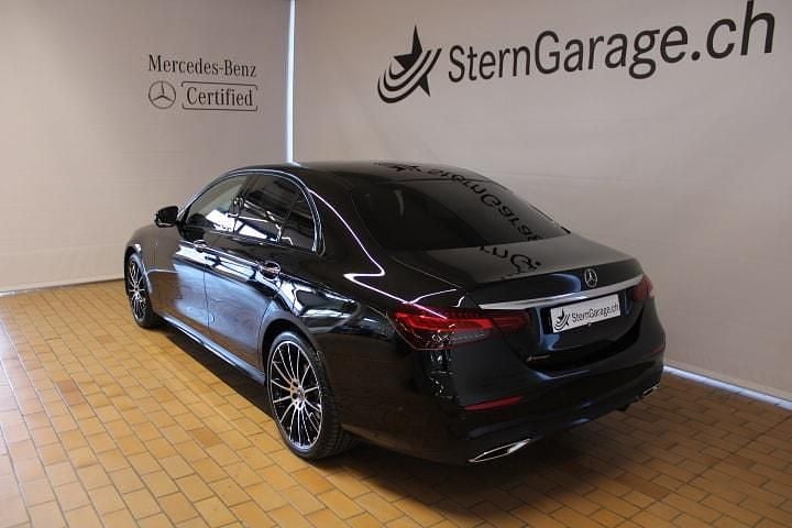 Gebraucht Mercedes E220 AMG line 200 PS (147 kW) 2023 Limousine