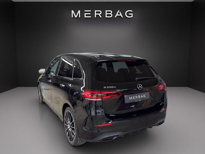 Gebraucht Mercedes B250e AMG line 160 PS (117 kW) 2022 Schwarz Van / Kleinbus