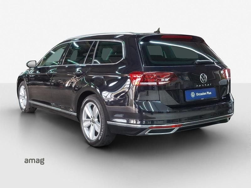 Gebraucht VW Passat Elegance 200 PS (147 kW) 2023 Deep black nacré Kombi