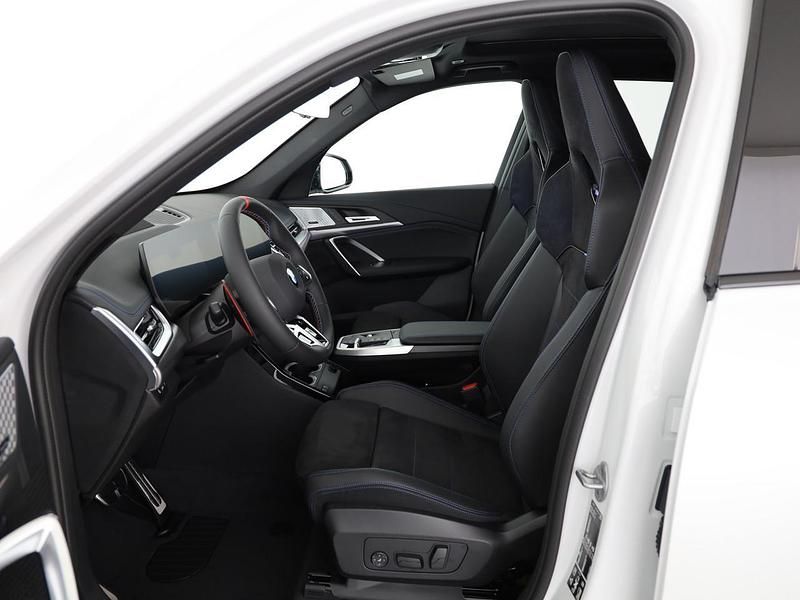 Neu BMW X1 Luxury Line 300 PS (220 kW) 2025 Weiss SUV