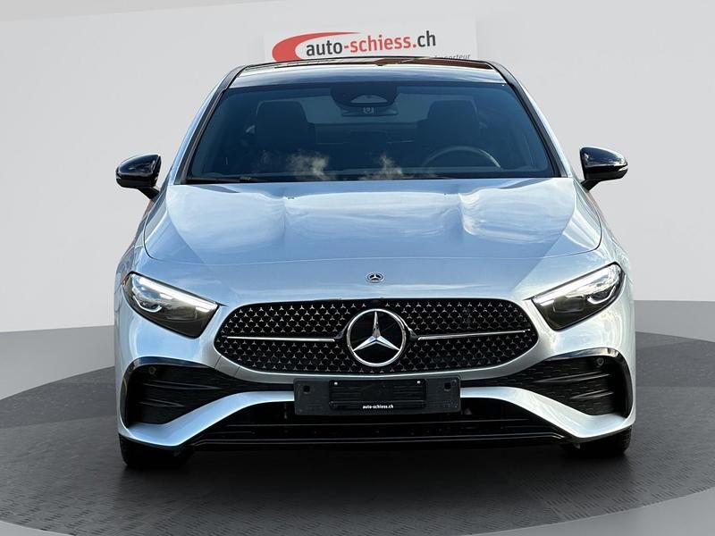 Gebraucht Mercedes A200 AMG 163 PS (119 kW) 2025 Limousine