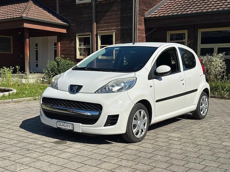 Gebraucht 2010 Peugeot 107 Kleinwagen | CHF 2’900 (Etwas zu teuer) - Bild 1/4
