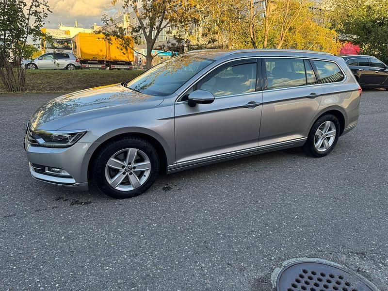 Gebraucht VW Passat Highline 150 PS (110 kW) 2015 Kombi