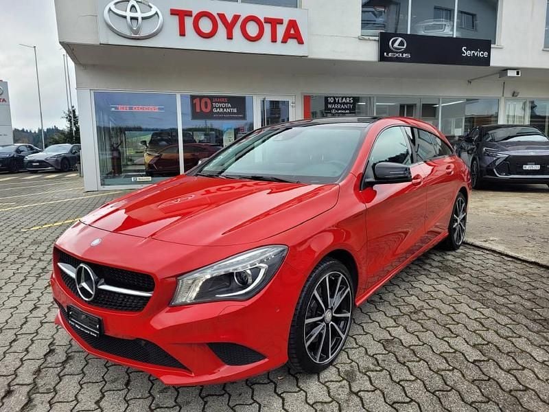 Gebraucht Mercedes CLA250 Shooting Brake Urban 211 PS (155 kW) 2016 Rot Kombi
