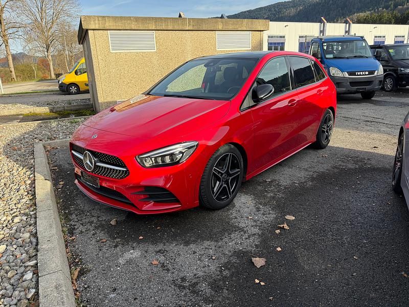 Gebraucht Mercedes B200 AMG line 163 PS (119 kW) 2020 Van / Kleinbus