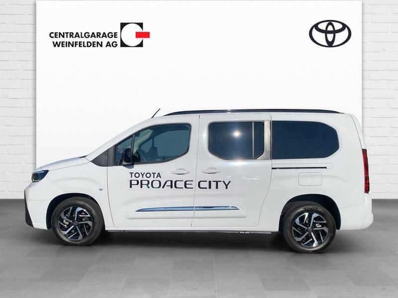 Gebraucht Toyota Proace Verso City 130 PS (95 kW) 2024 Weiss Kombi