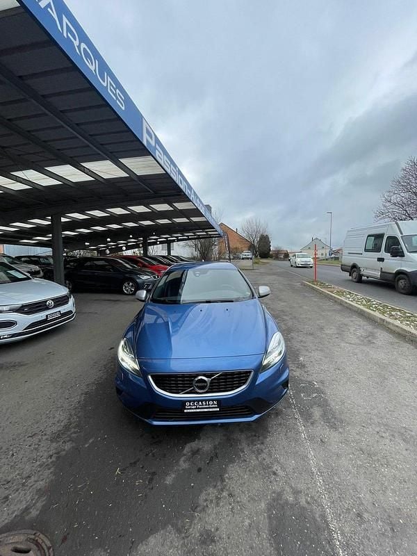 Gebraucht Volvo V40 R-Design Kinetic 120 PS (88 kW) 2017 Limousine