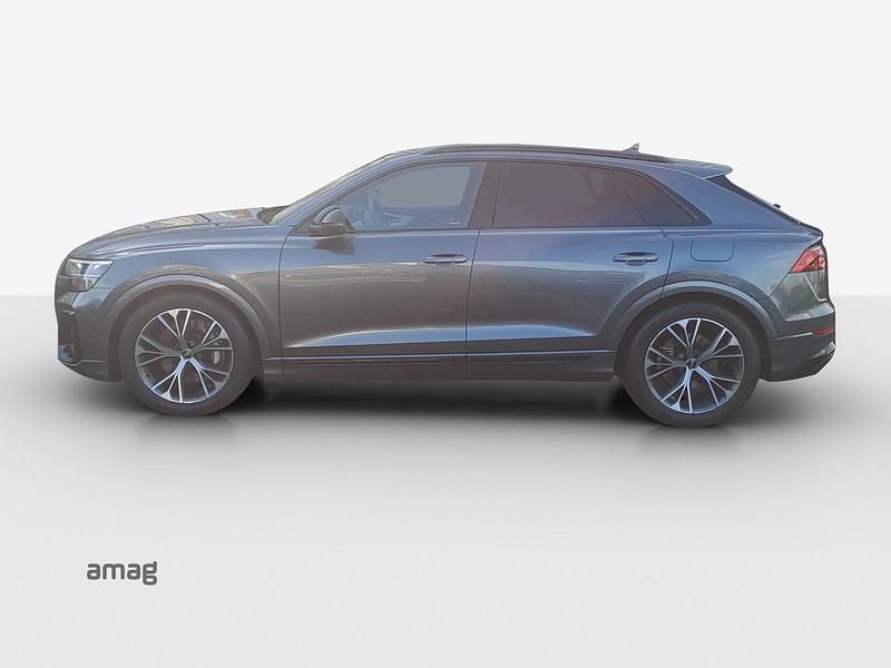 Gebraucht Audi Q8 Ambiente 394 PS (289 kW) 2024 Daytonagrau perleffekt SUV