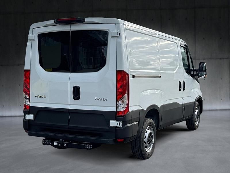 Neu Iveco Daily 155 PS (114 kW) 2025 Weiss Van / Kleinbus
