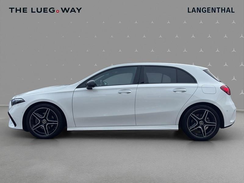 Gebraucht Mercedes A200 163 PS (119 kW) 2024 Weiss Limousine