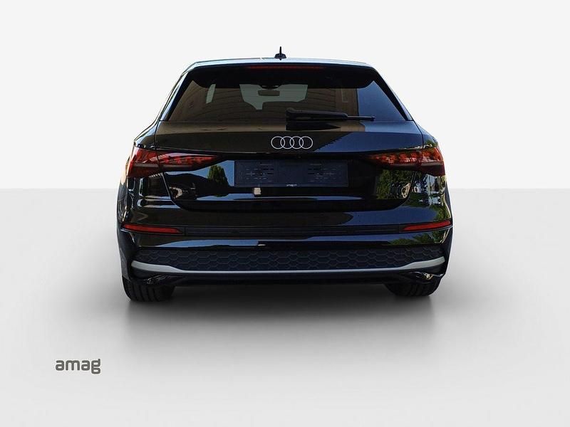 Neu Audi A3 Ambiente 150 PS (110 kW) 2025 Limousine