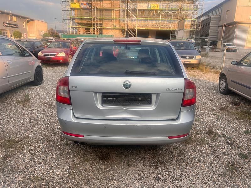 Gebraucht Skoda Octavia Ambiente 122 PS (89 kW) 2009 Kombi