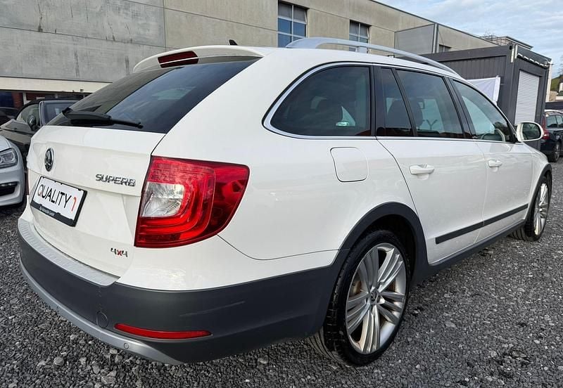Gebraucht Skoda Superb Elegance 170 PS (125 kW) 2014 Kombi