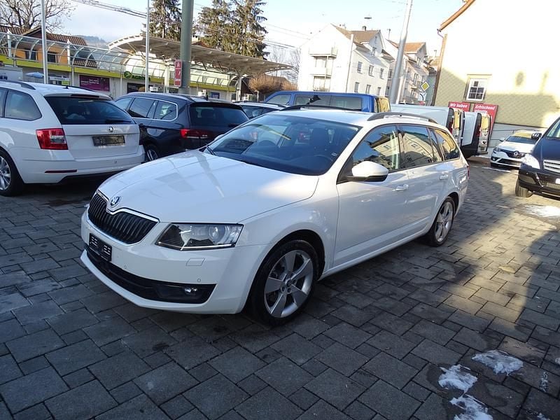 Gebraucht 2015 Skoda Octavia Ambition Kombi | CHF 9’900 (Fairer Preis) - Bild 1/4