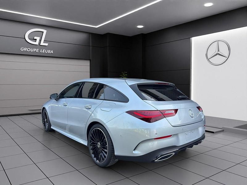 Gebraucht Mercedes CLA250e Shooting Brake 224 PS (164 kW) 2025 Grau Kombi