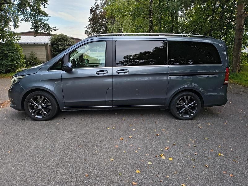 Gebraucht 2016 Mercedes V250 Avantgarde Van / Kleinbus | CHF 35’000 (Superpreis) - Bild 1/4