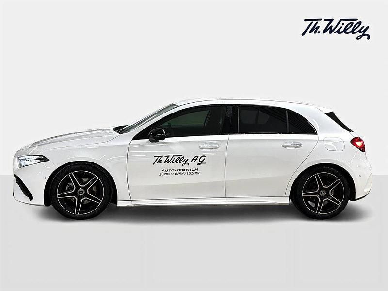 Gebraucht Mercedes A180 AMG line 116 PS (85 kW) 2024 Weiss Limousine
