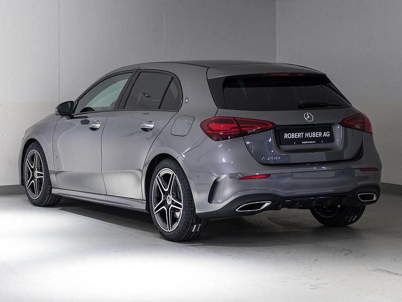 Neu Mercedes A200 Night 174 PS (127 kW) 2025 Grau Limousine