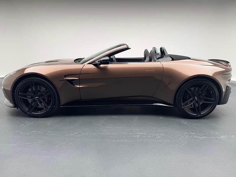 Neu Aston Martin V8 Vantage 679 PS (499 kW) 2025 Bronze Cabrio